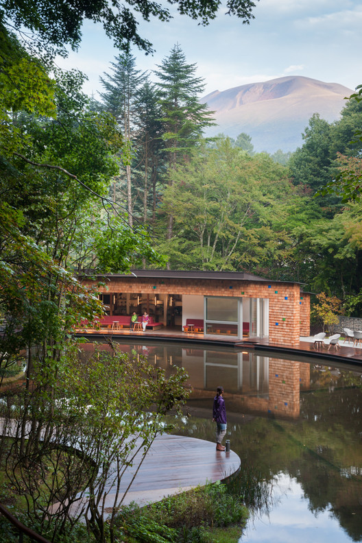 Picchio Visitors Center - Ice Rink | 自然与建筑的完美融合-2