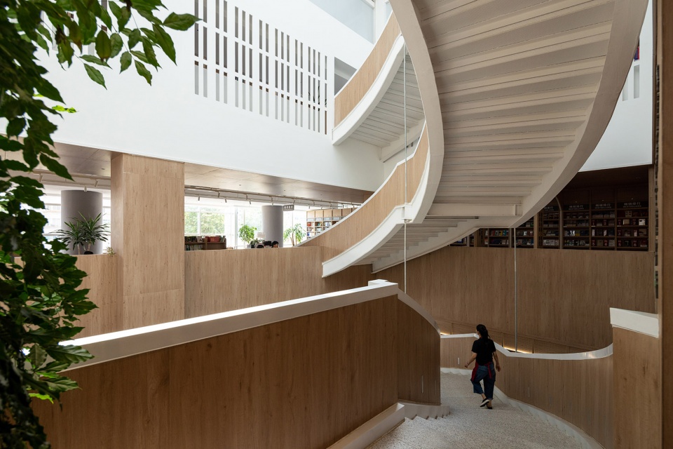 新华书店·玉溪·聂耳书城丨中国玉溪丨S+P空间的诗学设计事务所-8