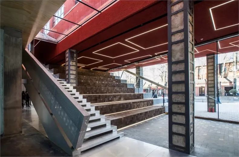 曲线形玻璃立面是如何实现的？-116