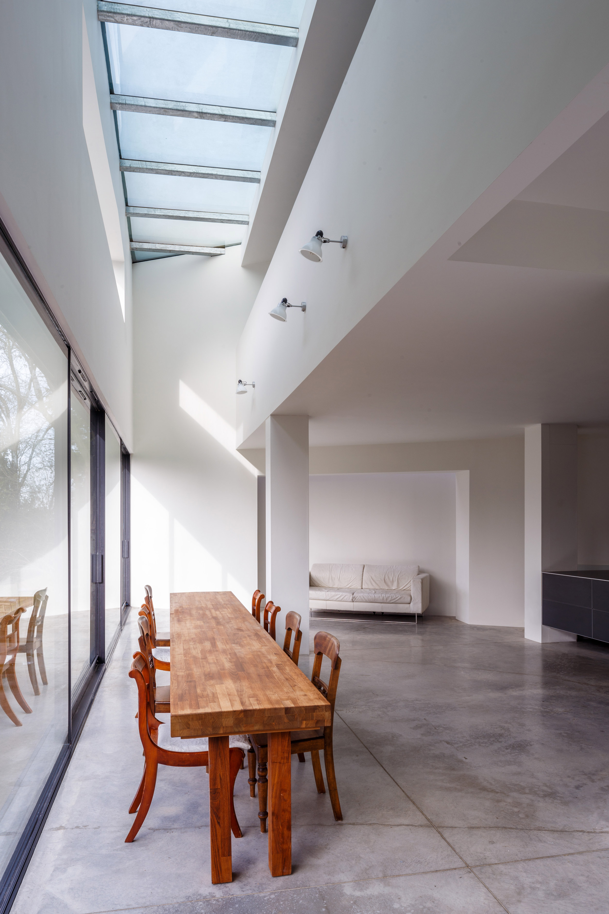 Guard Tillman Pollock slots modernist-styled Holm House behind Highgate home-14