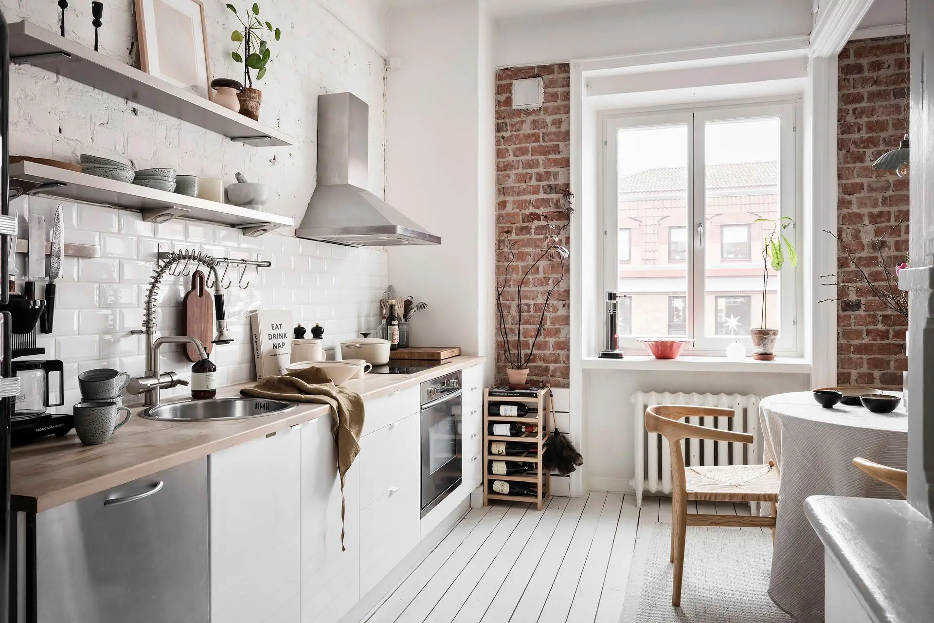 瑞典 55m2 复古一居，砖墙设计亮点受瞩目-5