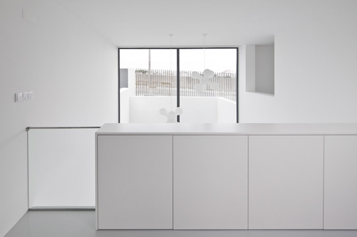 葡萄牙 DJ 住宅 | 中庭组织复杂空间-11