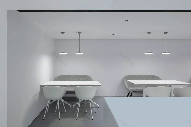 福州时间甜品店 | 极简黑白空间,美食与自然的和谐共处-31