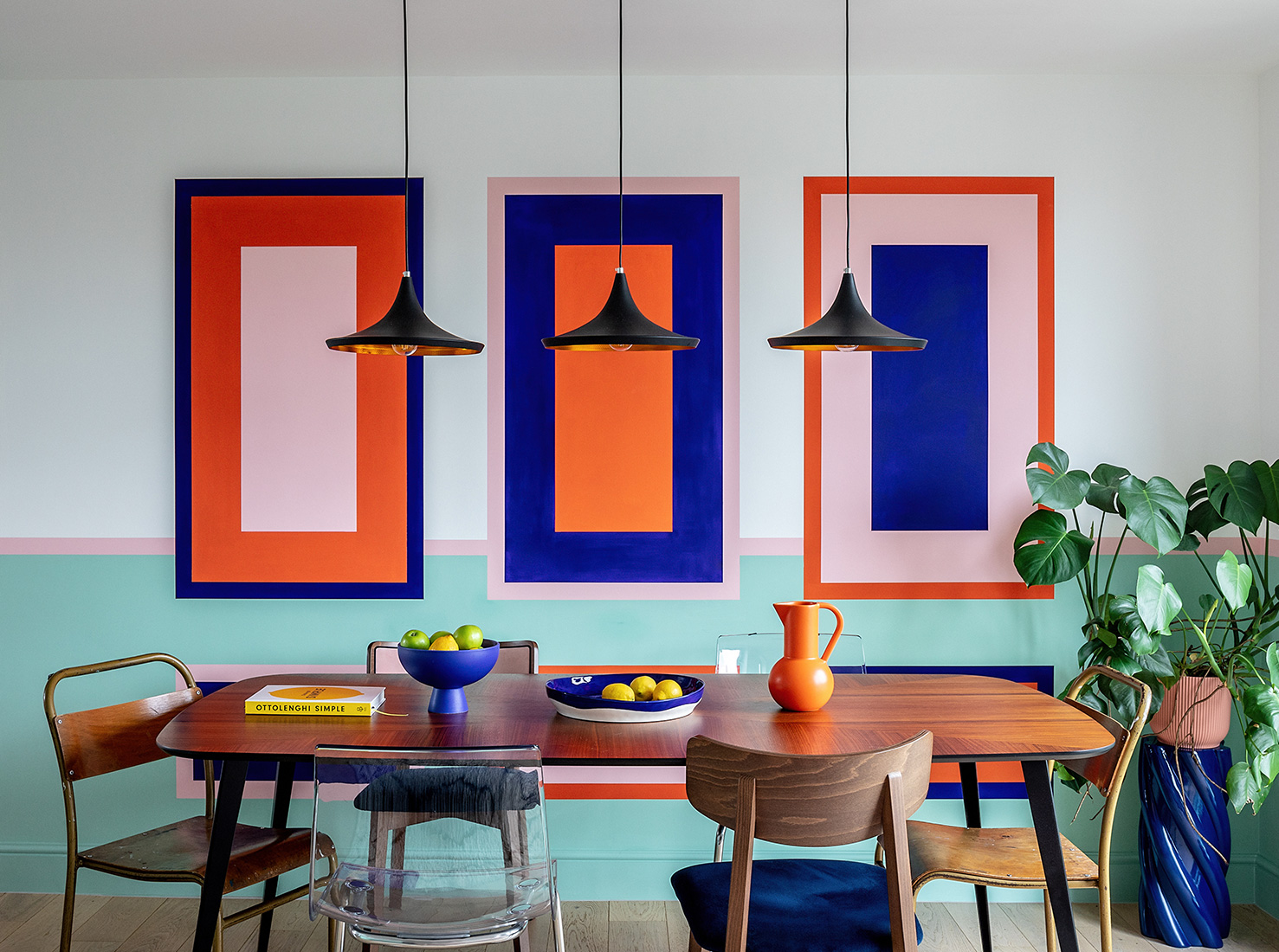 Цвет в интерьере: красочный таунхаус в Восточном Лондоне-0