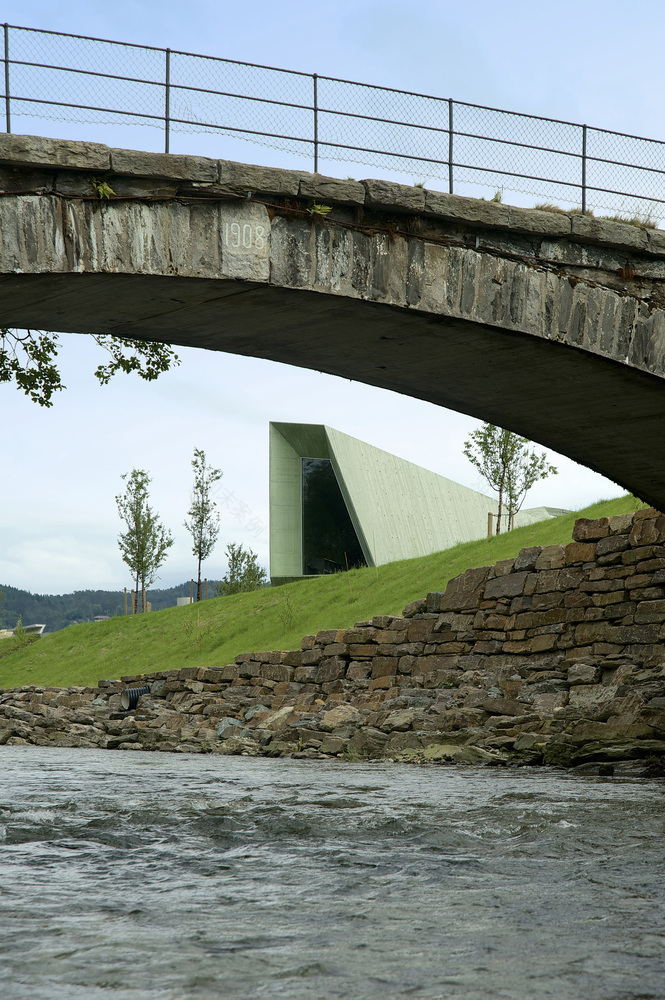 挪威 Steinsdalsfossen 瀑布景区建筑-35