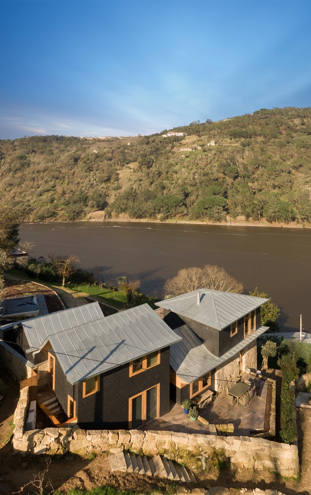 葡萄牙埃尔米达住宅创新改造丨Carlos Castanheira-50