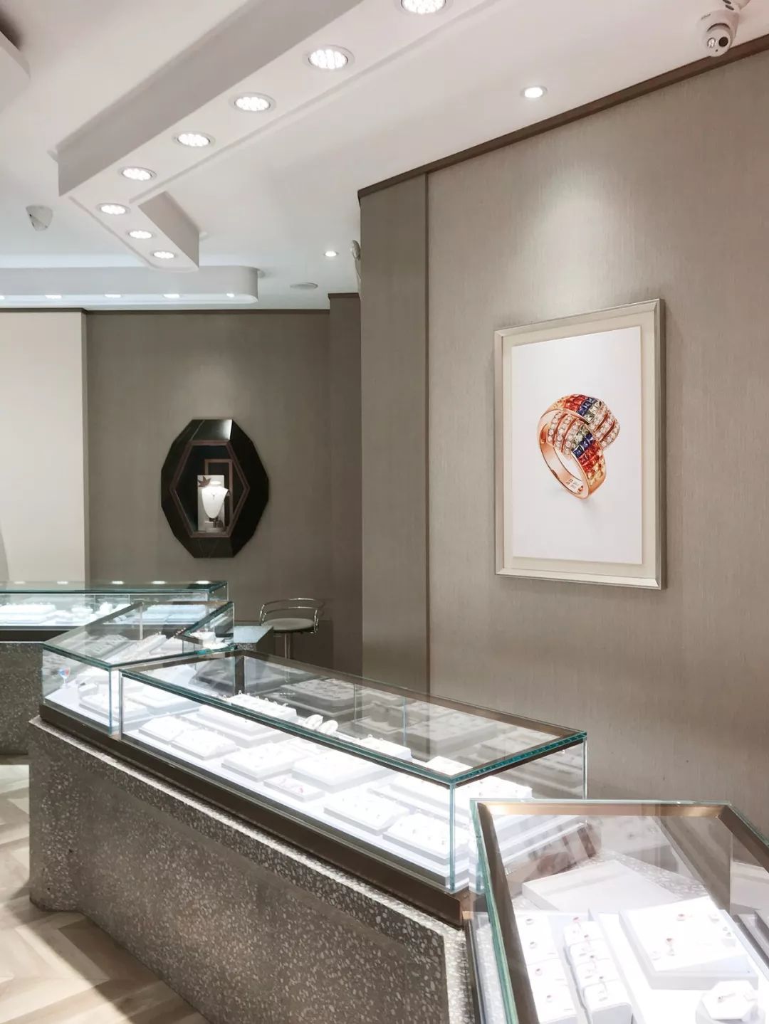 美尚珠宝空间设计 | 红宝石魅力与现代极简美学交融-41