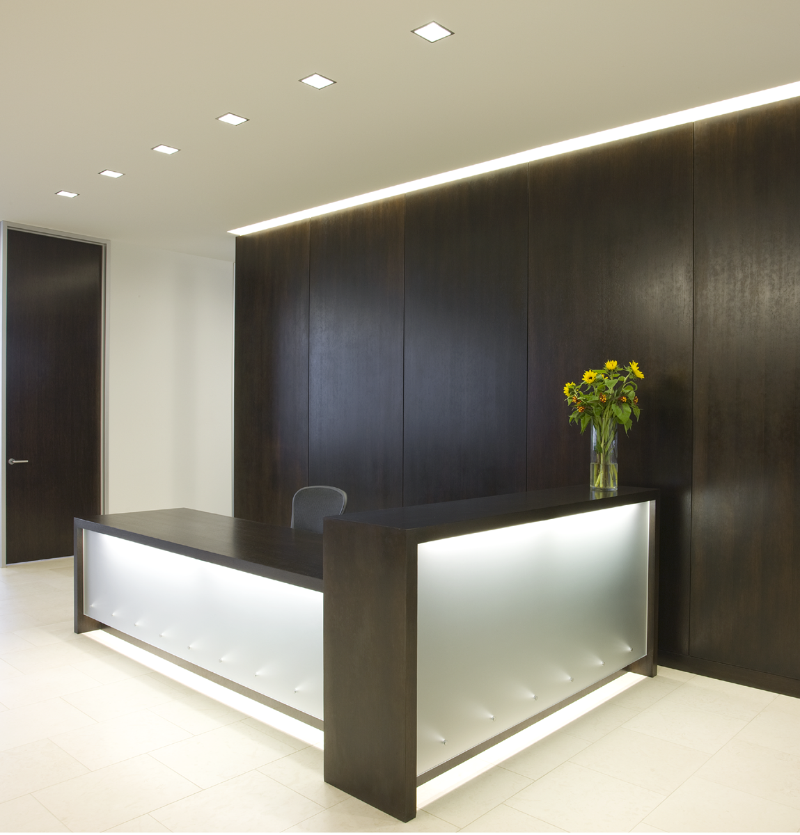 高技派经典氛围的律师事务所办公室设计-24