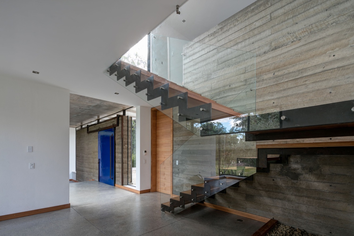 掌案免费分享多个高清别墅场景图，内含别墅户型图-39