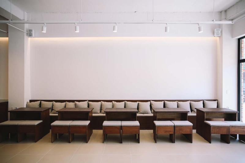 80 平米精致空间，白色与木色的完美融合-5