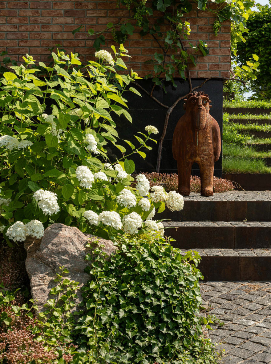 MRIIA 之家
注:由于MRIIA不是常见词汇,不清楚其确切含义,这里按照原文保留其形式进行翻译 丨乌克兰基辅丨MAKHNO Studio和Illia Tovstonog-31