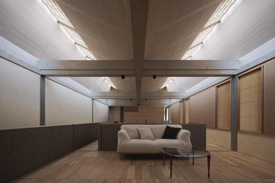 小石川“蝴蝶”屋顶住宅丨日本丨手嵨保建筑事务所-12
