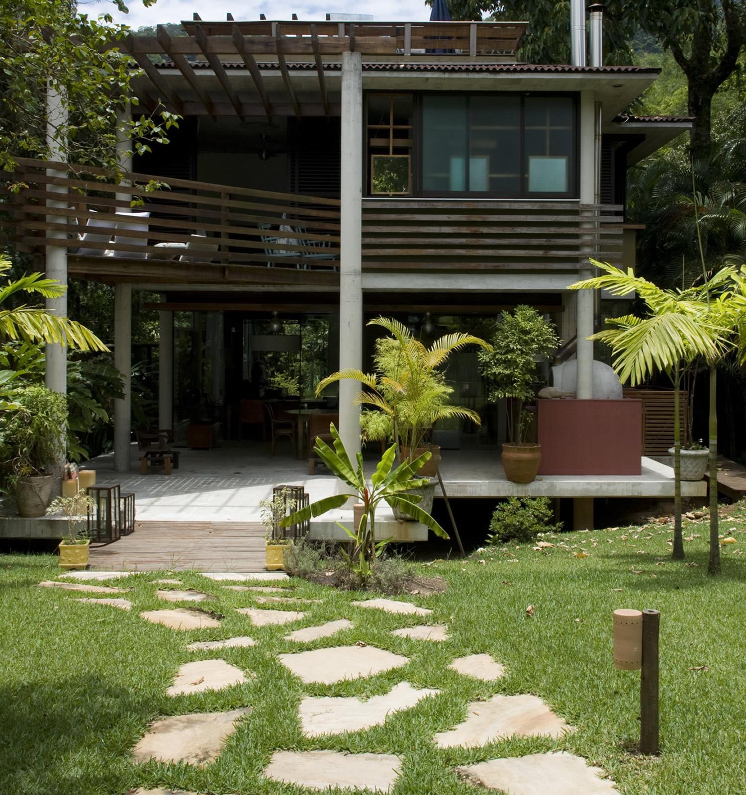 巴西圣保罗海岸线的悬浮玻璃屋-1