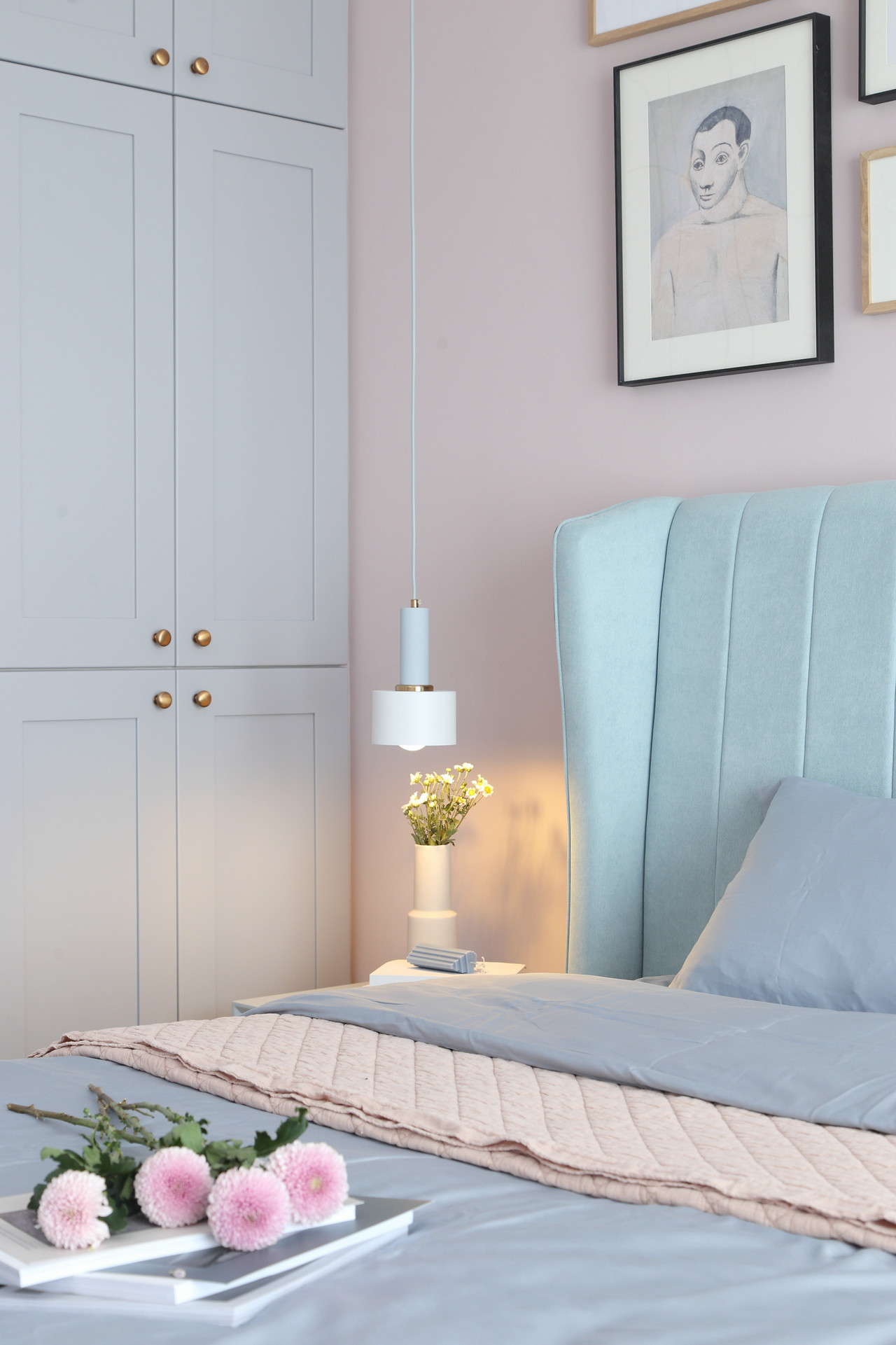 成都 110 平灰色调家居设计，开放式厨房与明亮色彩的完美融合-29