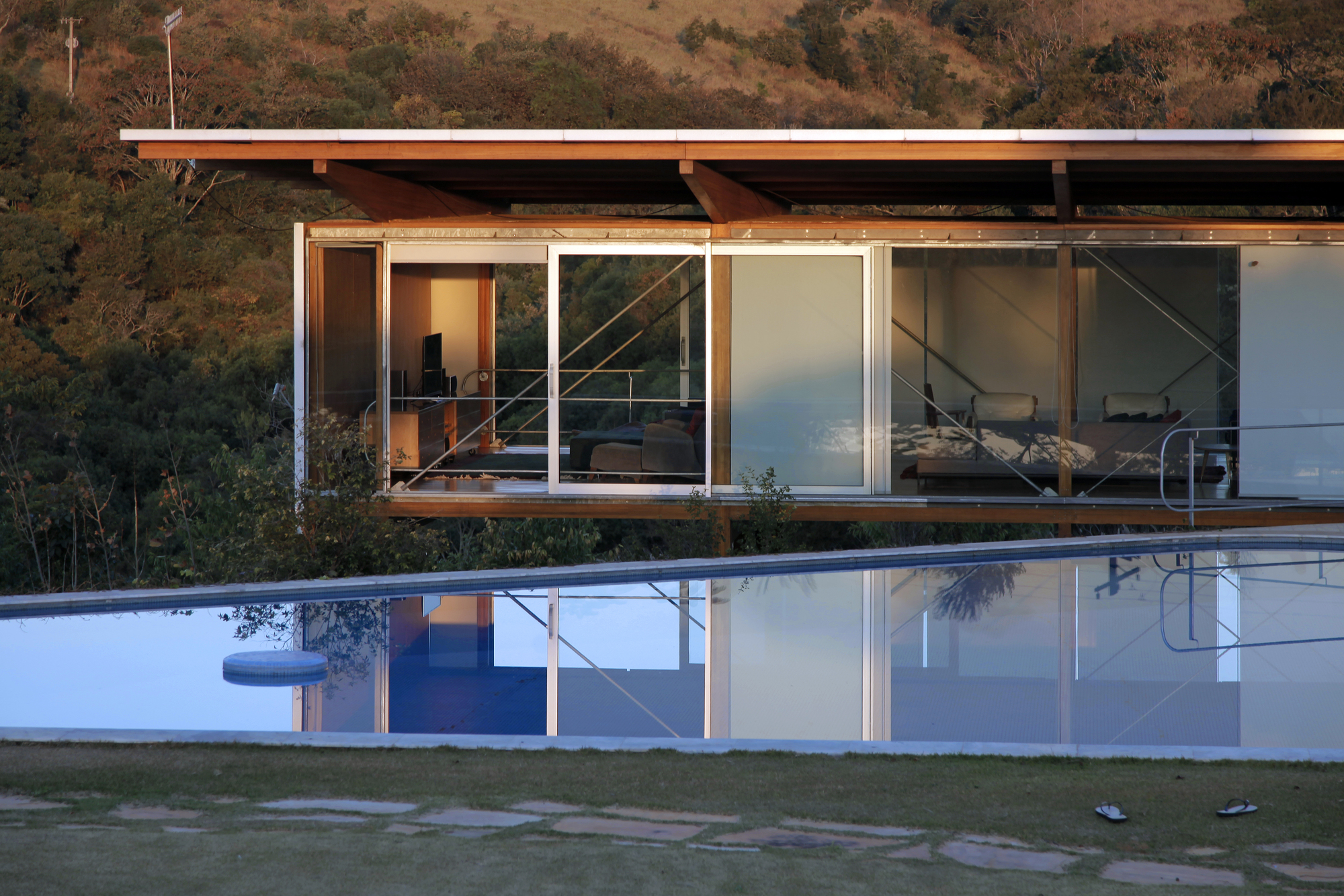 山间别墅 | 融入自然的简约设计-9