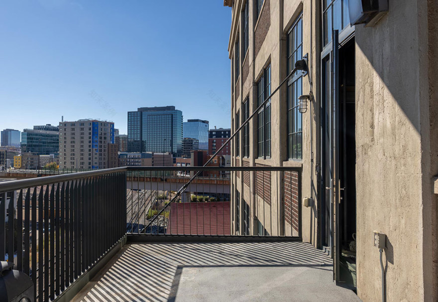 历史磨坊中的时尚阁楼 | 丹佛市中心的华丽复式公寓-9