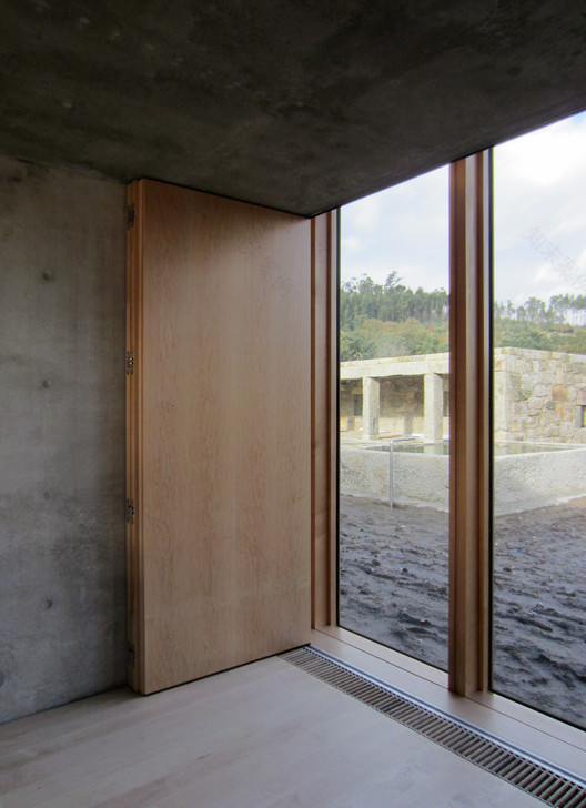 葡萄牙古农场住宅修复与改造-8