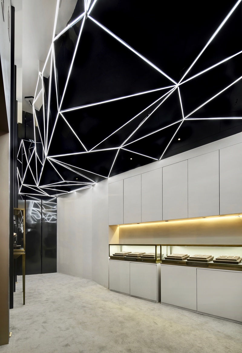 核心商圈“钻石礼盒”珠宝店-18