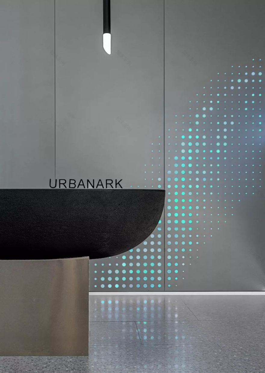 江旅都市方舟营销中心 | 红灰碰撞的年轻活力空间-10