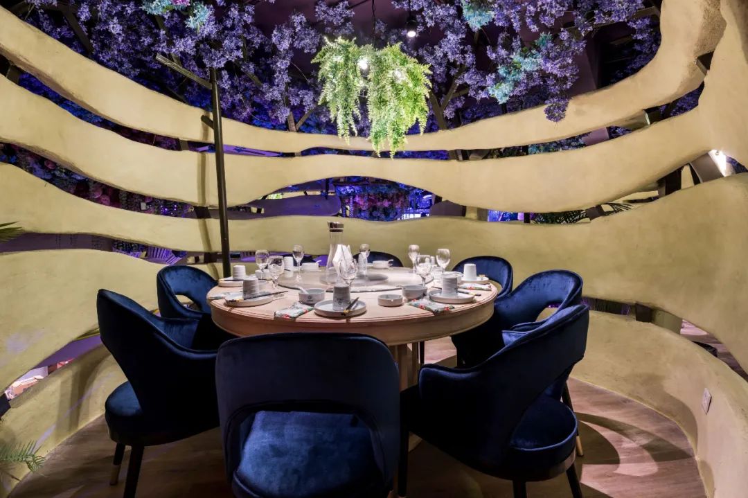 钱磊 | 餐饮空间不止餐饮,五光十色的视觉盛宴-61