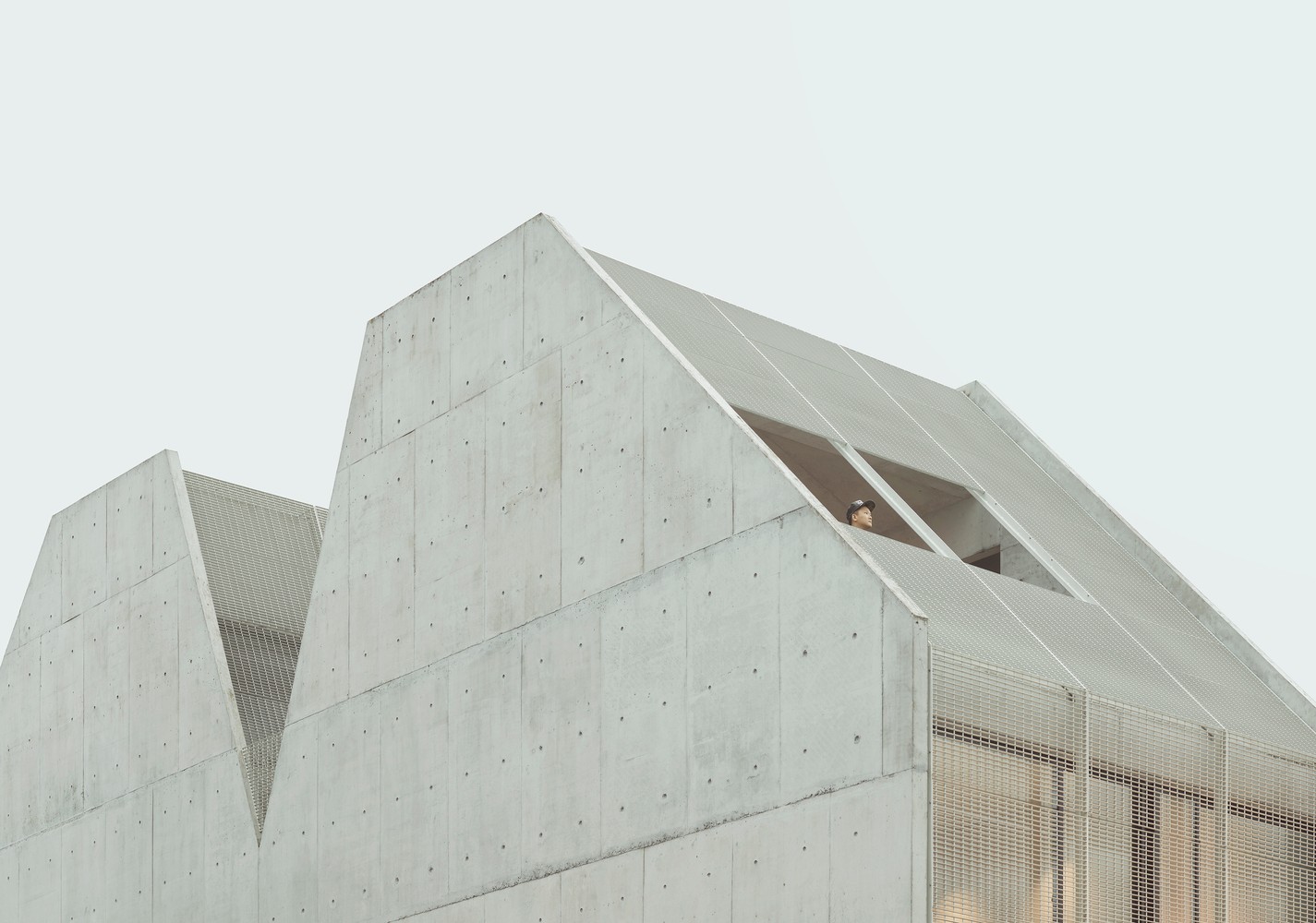 新加坡楔形屋顶混凝土住宅-11