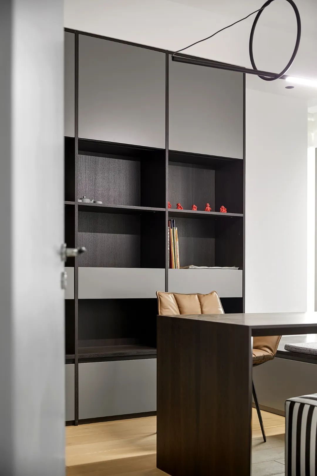 宁波 200㎡现代优雅美宅,诠释空间与人的契合点-14