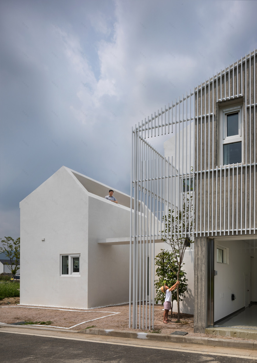 House in Yangsan combines crisp concrete and white-rendered volumes-10