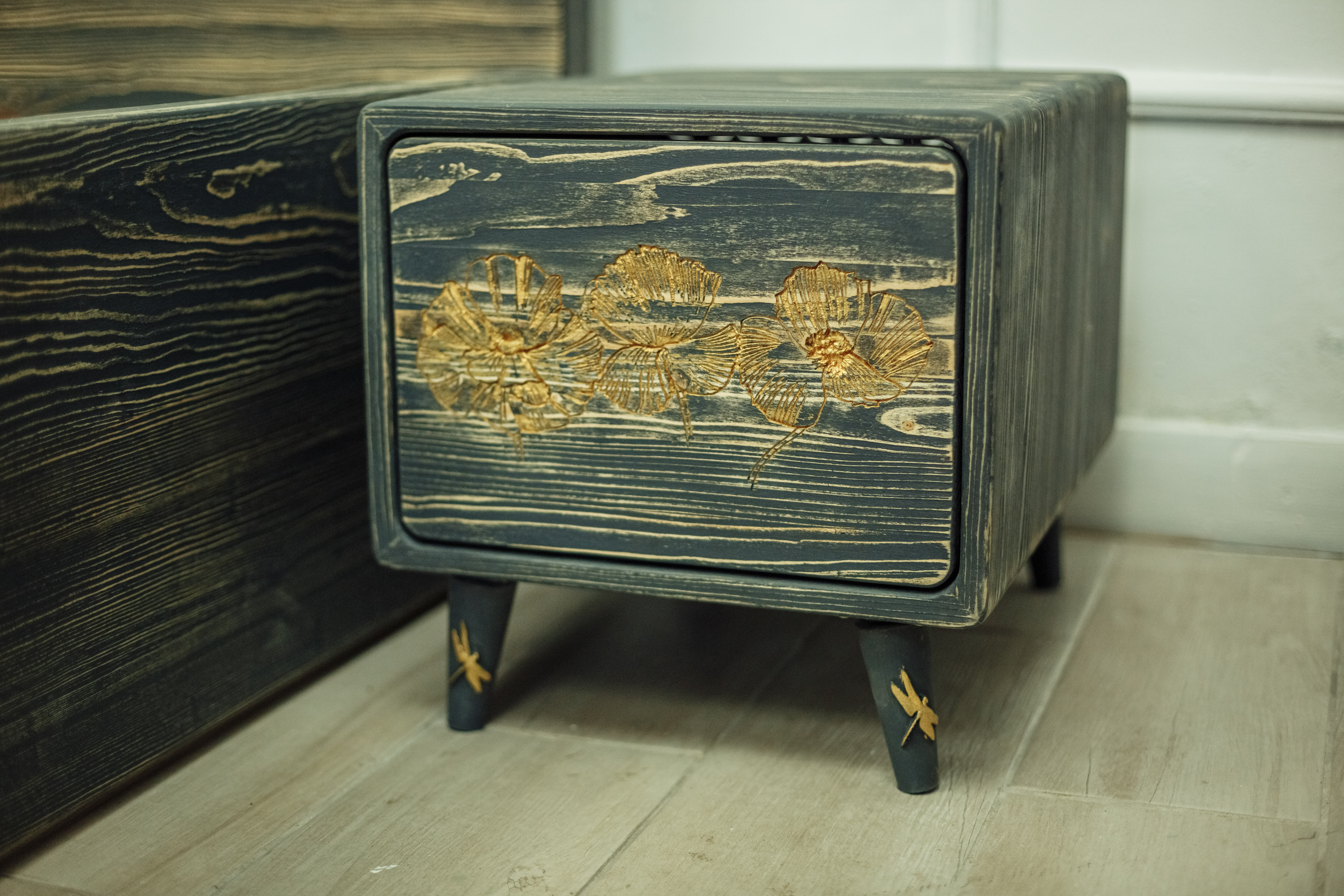 实木床(田野罂粟)卧室套装设计-9