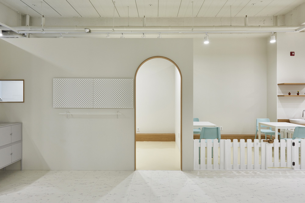 白色木纹打造 37 平米简约咖啡厅-15