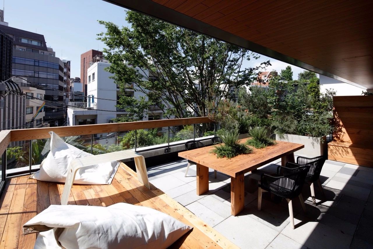 这个LOFT酒店装潢简单 / 住一晚却要6000块-75