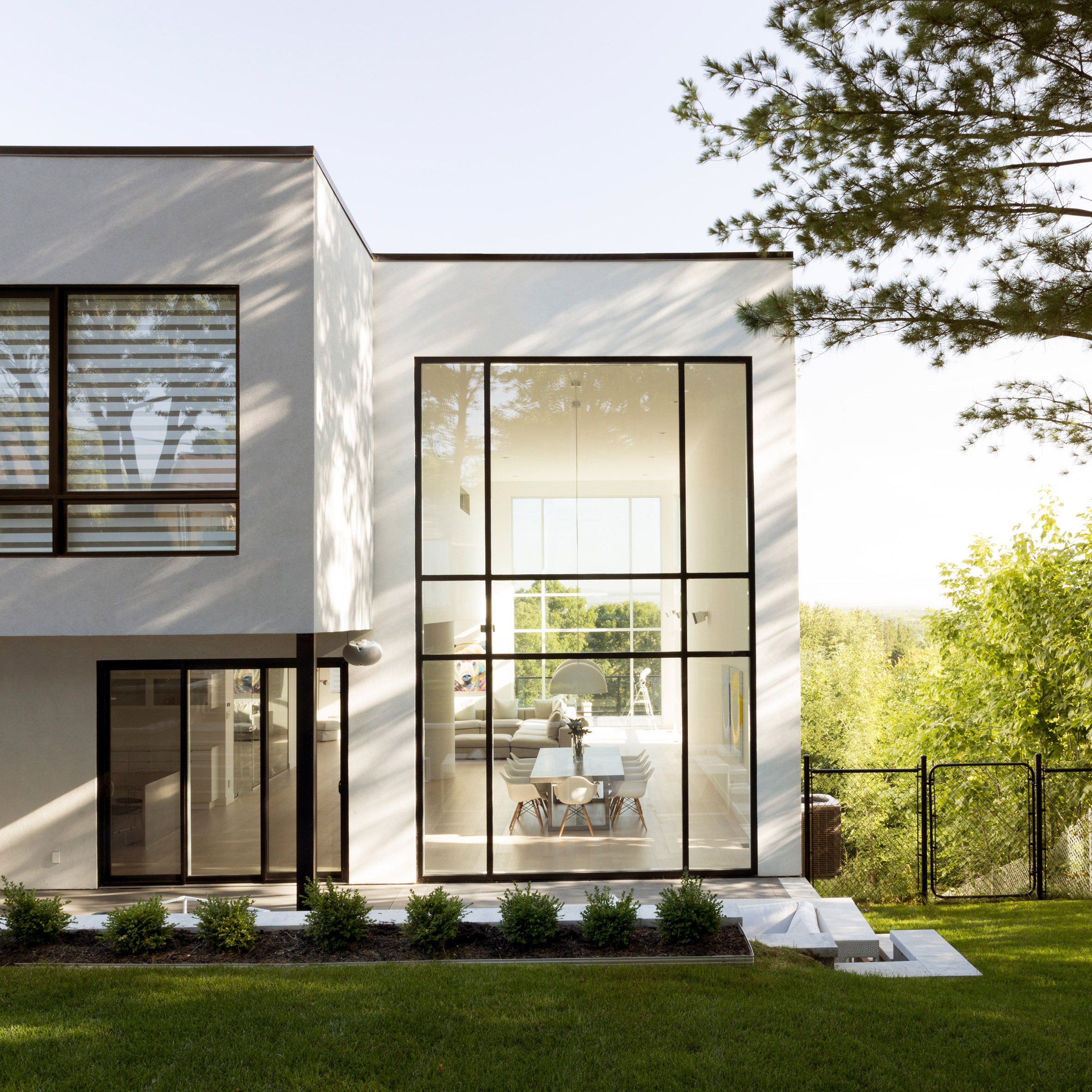 Quebec residence for ice hockey player includes indoor practice rink-0
