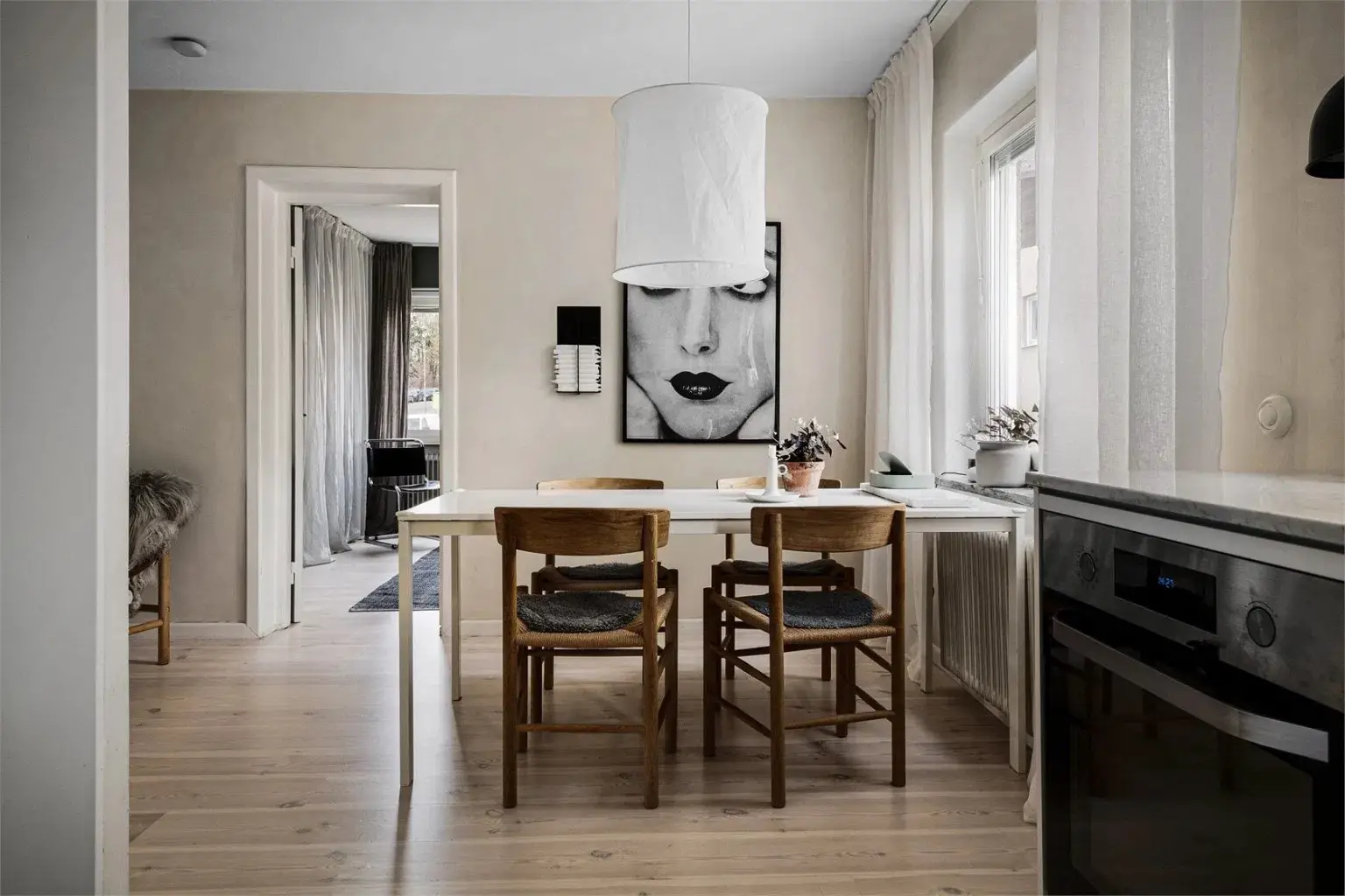 瑞典中性风格公寓，厨房成为家庭核心空间-5