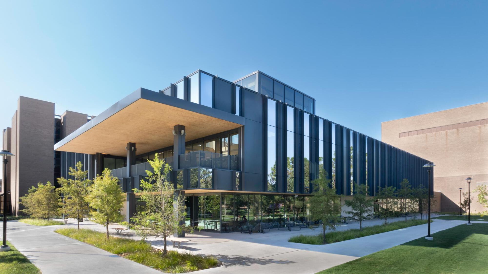 休斯顿大学零售,辅助与餐饮（RAD）中心丨美国丨Perkins+Will-18