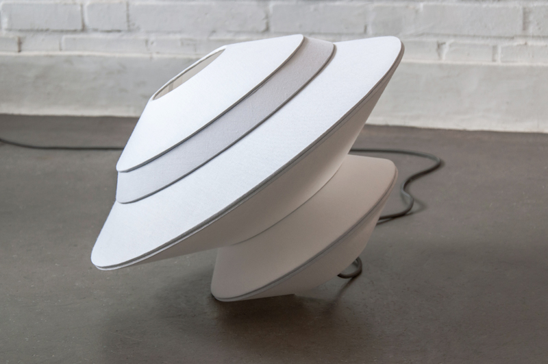 轻盈披风（这里Mantle常见意思为披风、斗篷 ，Light结合语境推测为轻盈的 ，最终翻译要结合具体的专业领域，若该翻译不符合你想要的，请提供更多背景信息） 丨Studio Marc Trotereau-15