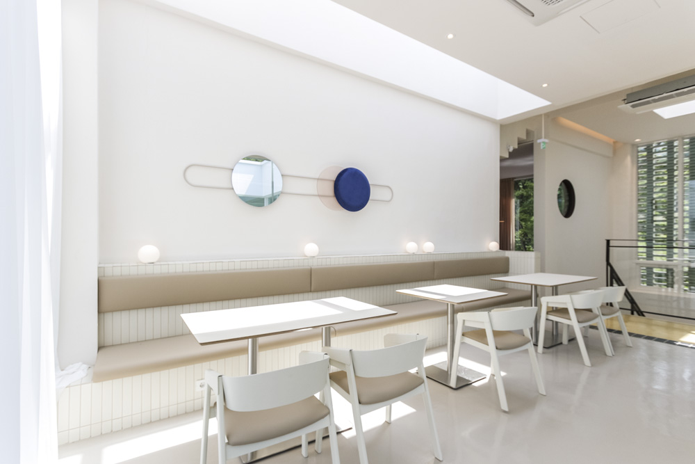 现代高级的布兰奇咖啡馆设计-16