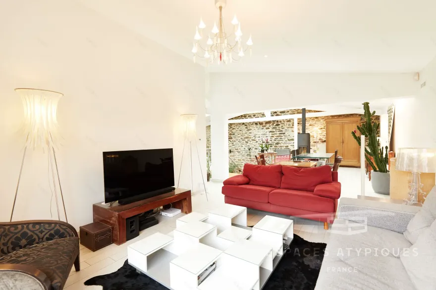 战前石墙见证的现代工业风 | 法国布雷斯特的独特阁楼-9