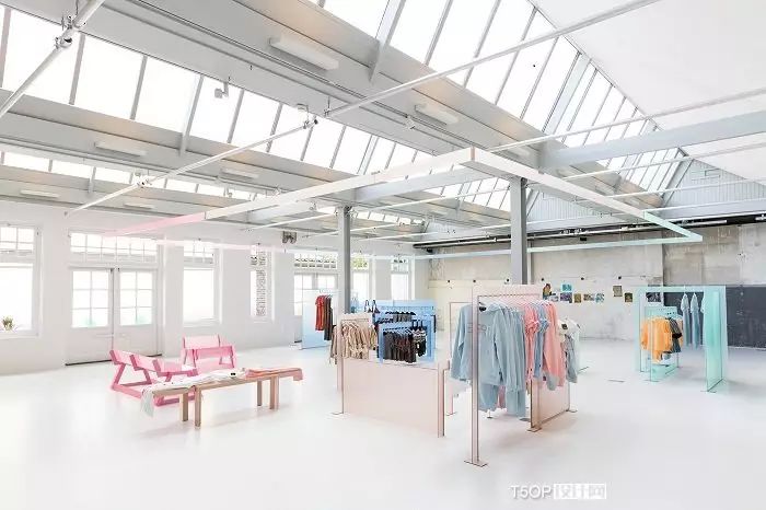 由不同颜色的塑料打造ESPRIT弹出店-6