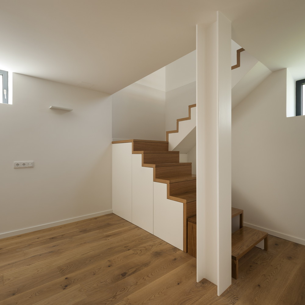 波尔图半独立式住宅翻新-18