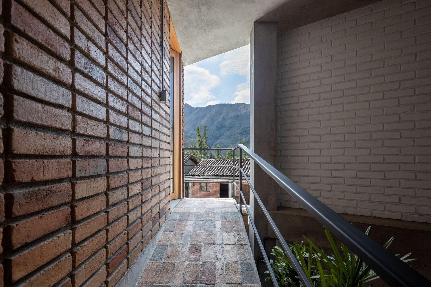 山坡上的现代住宅设计丨厄瓜多尔丨Hábitatestudio de arquitectura-22