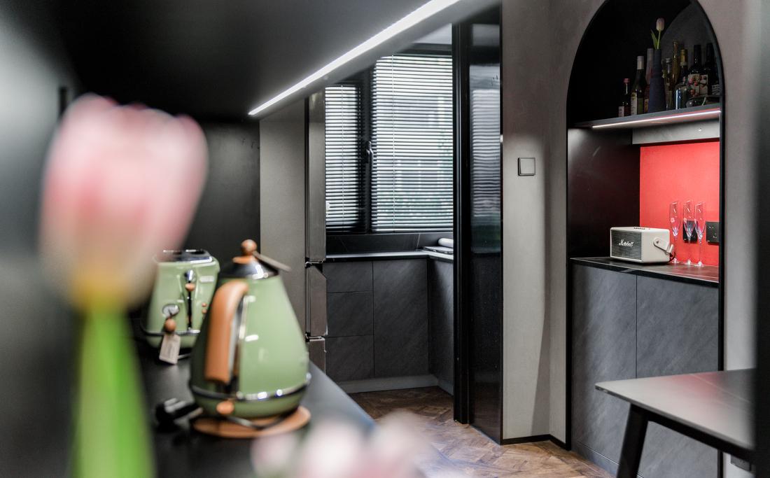 工业风极简温馨小家设计-31