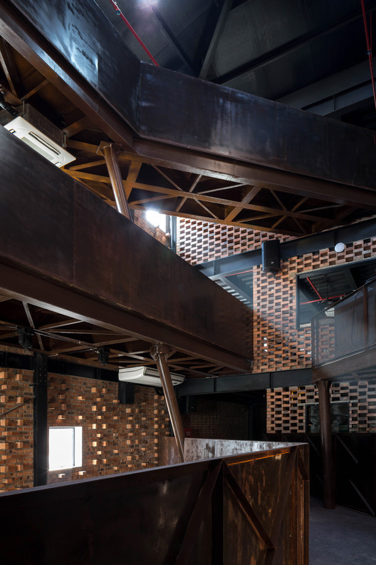 越南顺化 F75 酒吧-13