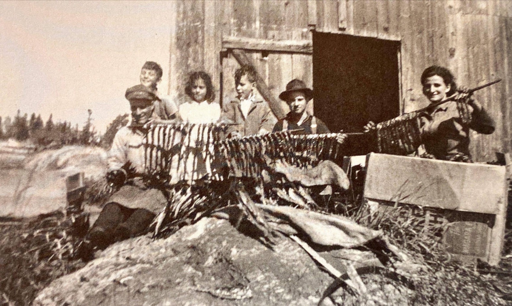 与绿岛居民共创的“烟熏屋”临时装置丨加拿大丨Atelier Pierre Thibault-27