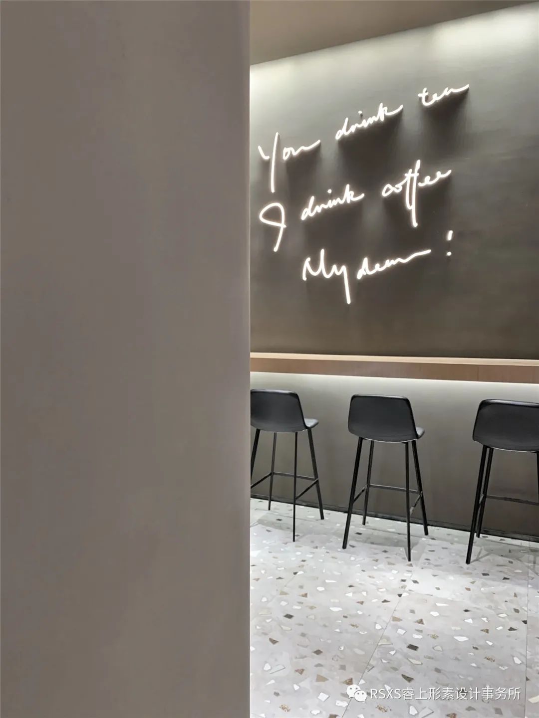 黑色咖啡馆丨中国广州丨睿上形素室内设计有限公司-11
