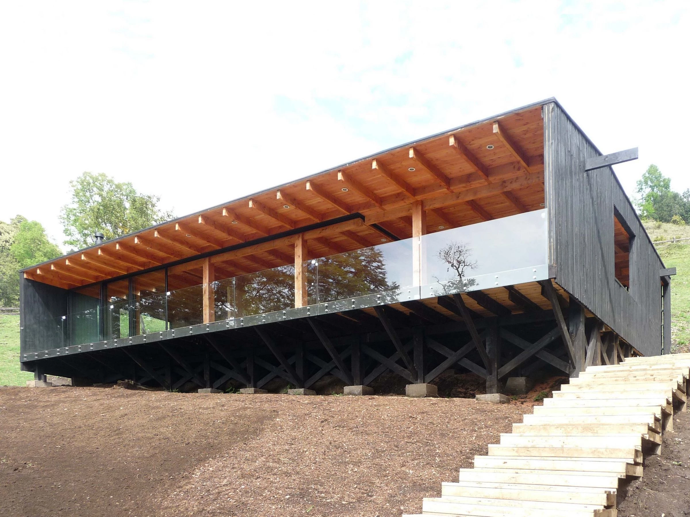 湖边林中建木屋，灵活多变适应未来-15