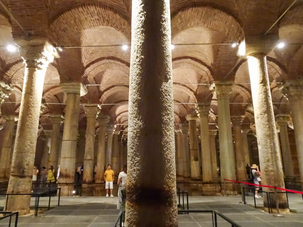 イスタンブールの地下宮殿(伊斯坦布尔的地下宫殿)丨不明-71