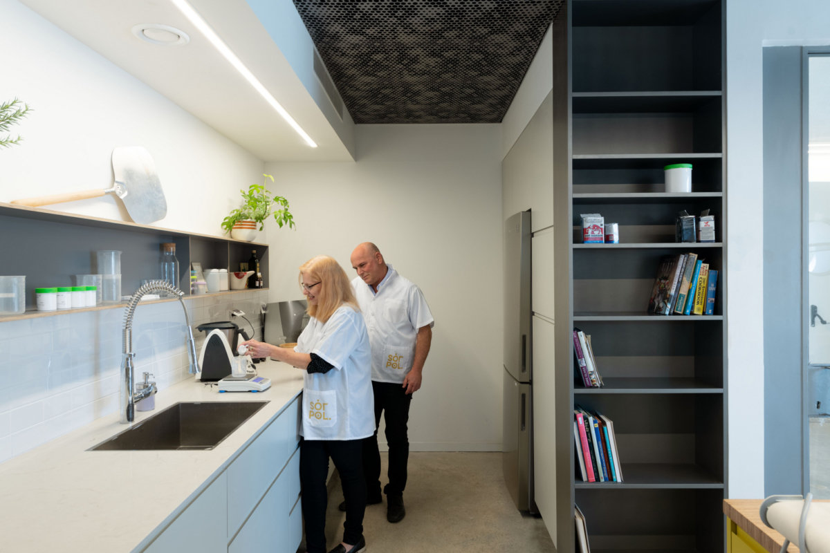 多彩集装箱,打造 Sorpol Logistic Center 办公室-15