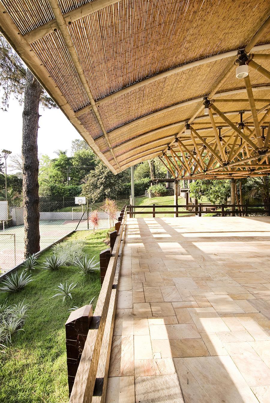 绿色校园 | 巴西 Cotia 市的竹制夏季教室-6