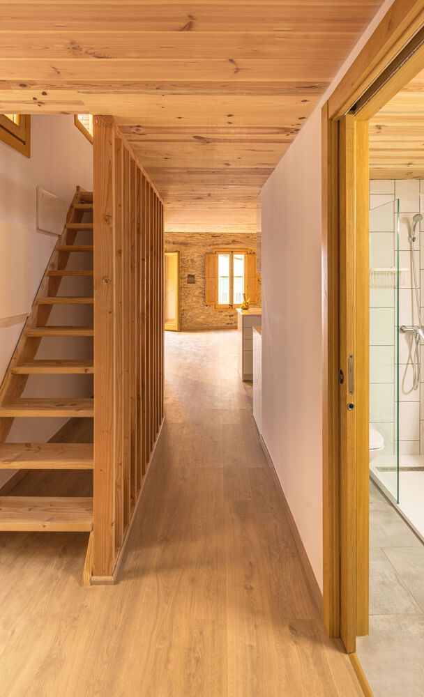 西班牙 Sant Esteve de Palautordera 老舞厅改造公寓楼-39