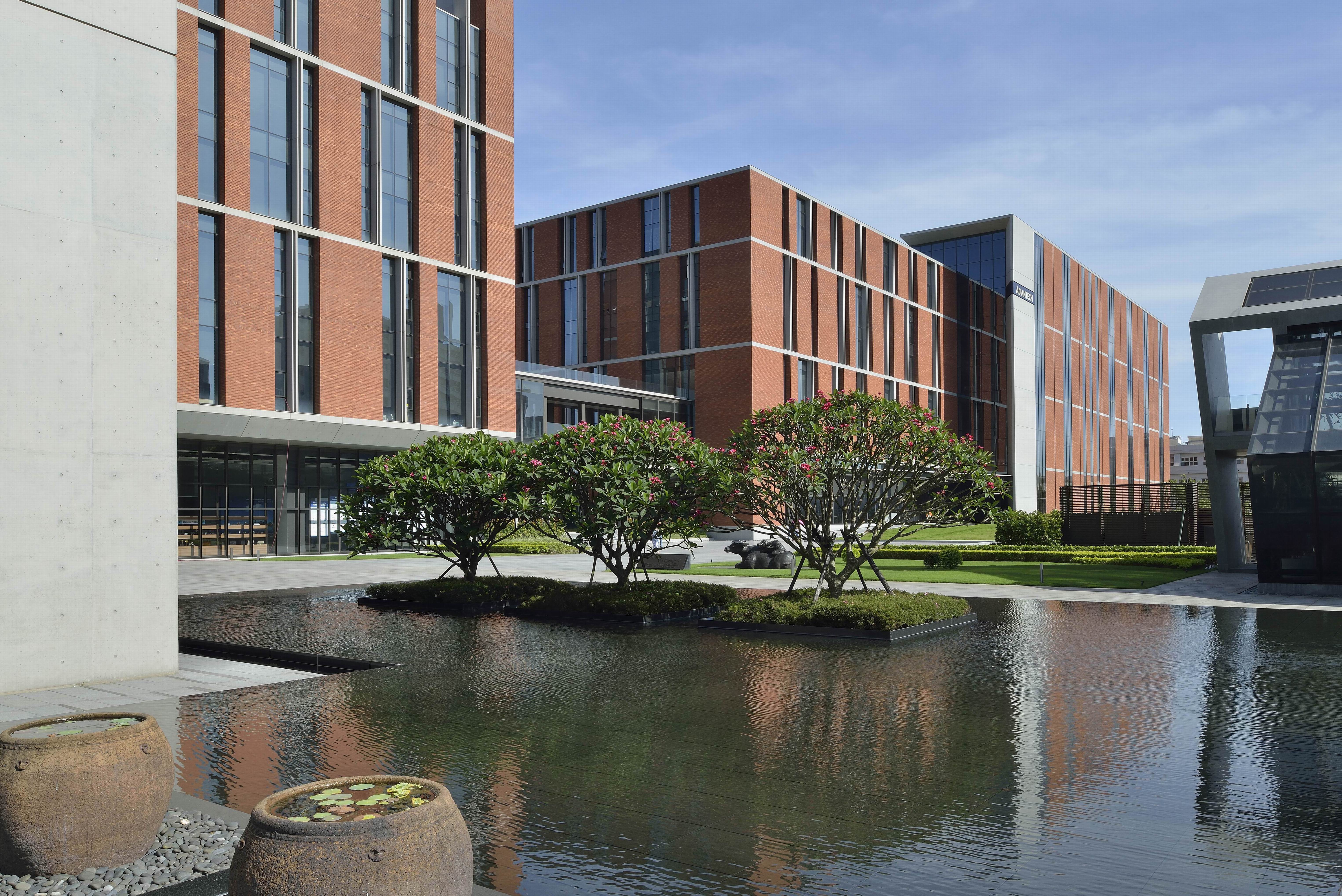 Advantech 智能绿色校园——工业 4.0 时代的舒适办公环境-9