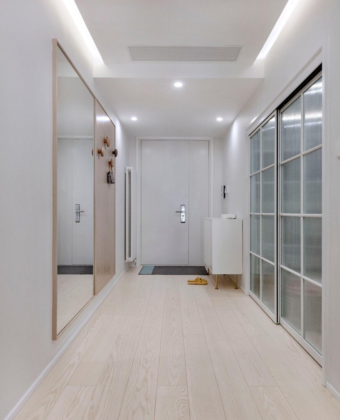 弧形长廊引导的现代家居设计-9